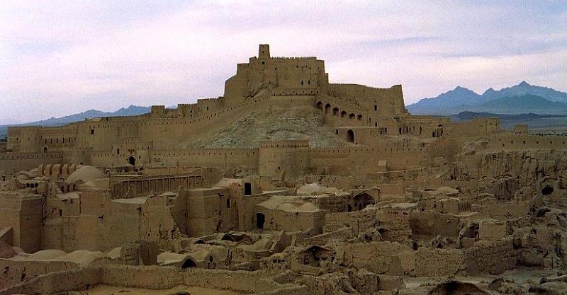 Bam5.jpg - The old city of Bam has been completey destroyed by an earthquake in 2003